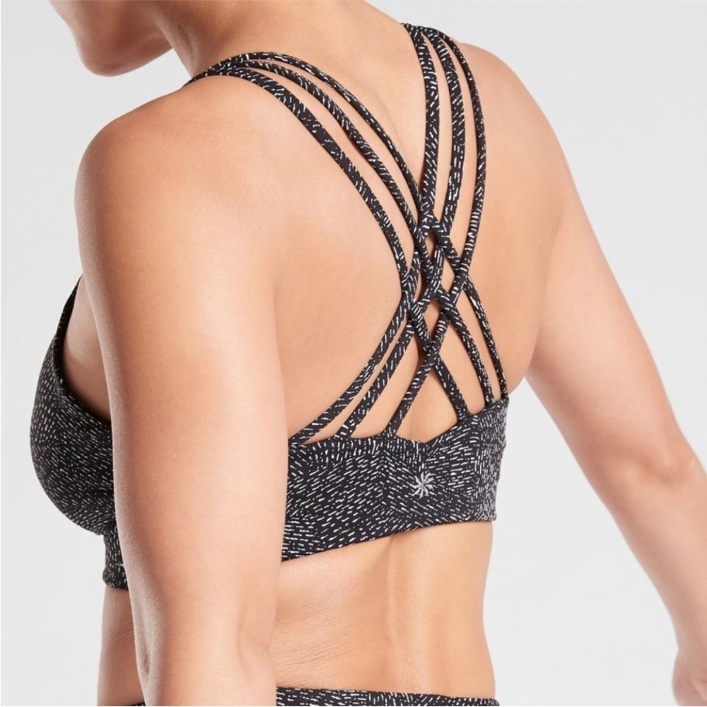 ATHLETA Black Rainwater Hyper Focused Bra sz m